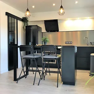 Confort Et Décoration Soignée à Appartement